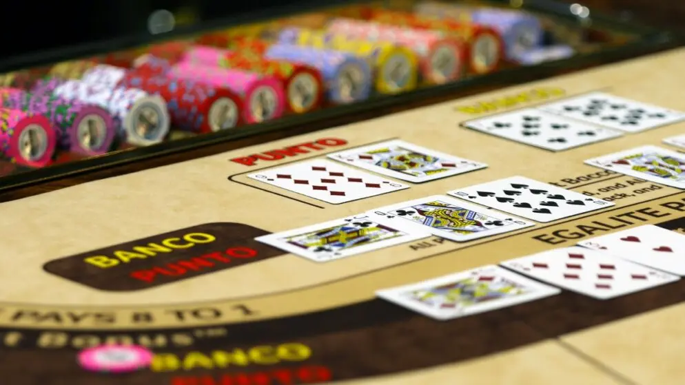 Mikä on sokkopanos pokerissa?