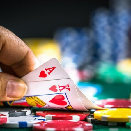 Mikä on iso sokkopanos pokerissa?