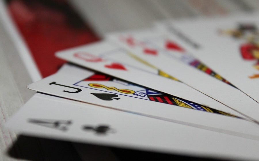 Viiden kortin Omaha on pokerin yksi mielenkiintoinen pelimuoto – tutustu sen sääntöihin ja kulkuihin