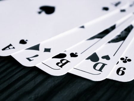 Jännittäviä korttipelejä pokerin ystäville